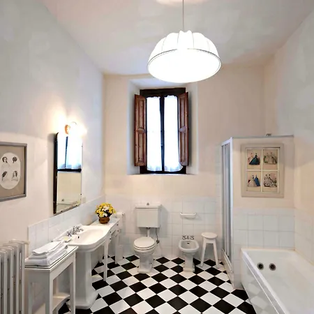 I Delfini Villa *